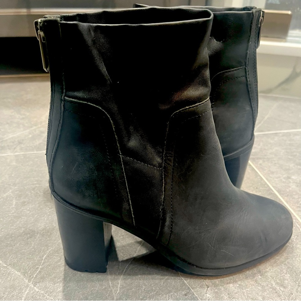 SAM EDELMAN Chunky Heel Leather Booties